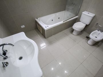 Casa en Venta de 4 ambientes en 2 plantas en Solar del Bosque Canning!!! con Piscina