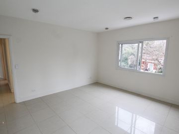 Casa en Venta de 4 ambientes en 2 plantas en Solar del Bosque Canning!!! con Piscina