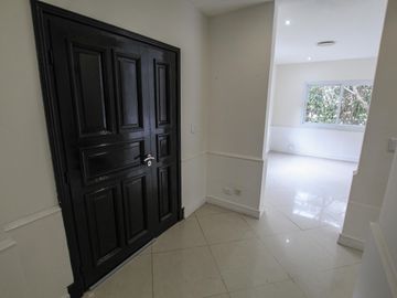Casa en Venta de 4 ambientes en 2 plantas en Solar del Bosque Canning!!! con Piscina