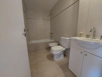 VENTA CON RENTA - Condominio Aguaribay