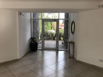 VENTA CON RENTA - Condominio Aguaribay