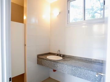 VENTA CON RENTA - Condominio Aguaribay