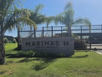 Lote con amarra en venta en Marinas H