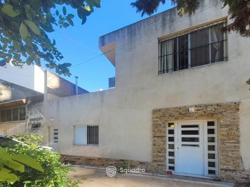 VENTA | PERMUTA - PH de 3 dormitorios con patio y balcón - Barrio Arroyito, Rosario.