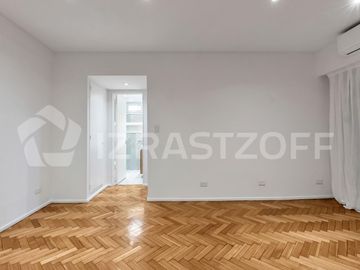 Departamento de 1 dormitorio en alquiler en Recoleta. Refaccionado