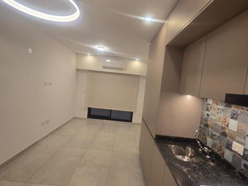 Monoambiente / Apto profesional / A ESTRENAR / Equipado / Flores  2 F