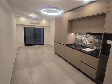 Monoambiente / Apto profesional / A ESTRENAR / Equipado / Flores  2 F