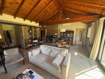 Casa a la venta en zona Highland park, Pilar