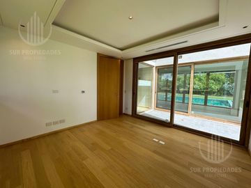 Casa a estrenar excelente ubicación dentro del Barrio