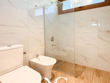 Casa en venta en Costa Esmeralda 4 Dorm. Cochera cubierta