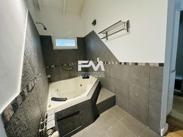 CASA EN VENTA COUNTRY BANCO PROVINCIA