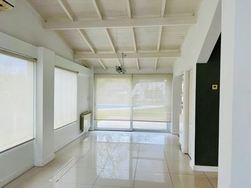 CASA EN VENTA COUNTRY BANCO PROVINCIA