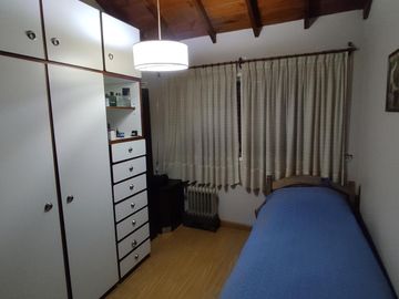 Casa en venta en Adrogue 4 ambientes con pileta, quincho y playroom