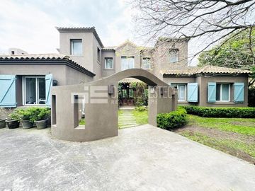 Casa Ayres de Pilar