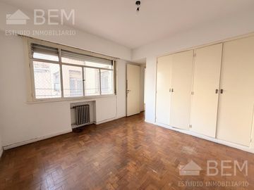 Departamento en Venta - 4 Ambientes - 3 Dormitorios con dependencia - Palermo - Apto Crédito