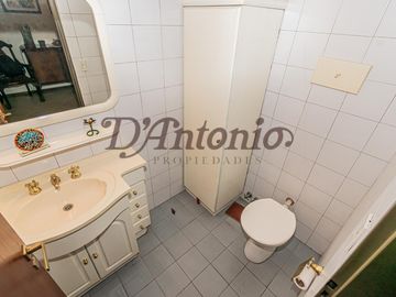 Venta - 3 ambientes - Tipo casa - Tríplex con terraza, balcón y patio