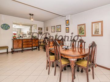 Venta - 3 ambientes - Tipo casa - Tríplex con terraza, balcón y patio