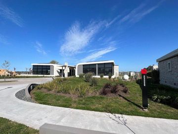 Lote en venta en barrio privado Developer Park