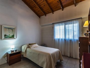 Departamento 3 ambientes en venta en lujan centro con patio y cochera apto credito