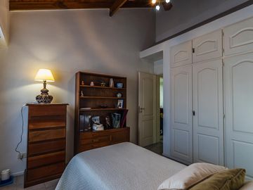 Departamento 3 ambientes en venta en lujan centro con patio y cochera apto credito