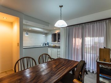 Departamento 3 ambientes en venta en lujan centro con patio y cochera apto credito