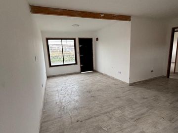Casa en Venta de 3 dormitorios. Lavadero y galería. Campana Barrio Jardin de los Pioneros