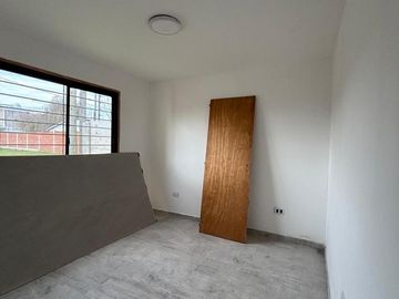 Casa en Venta de 3 dormitorios. Lavadero y galería. Campana Barrio Jardin de los Pioneros