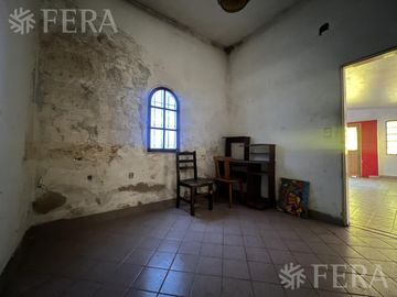 Venta casa de 4 ambientes con cochera en Wilde