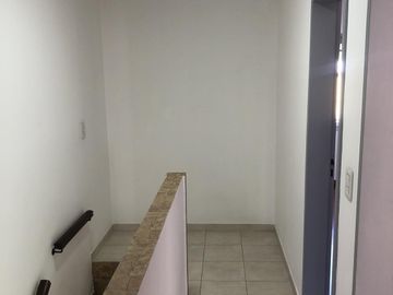 Casa en Manuel B Gonnet - Venta - 2 Casas en un lote - 4 Dormitorios