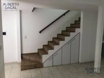 Casa en Manuel B Gonnet - Venta - 2 Casas en un lote - 4 Dormitorios