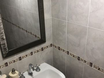 Casa en Manuel B Gonnet - Venta - 2 Casas en un lote - 4 Dormitorios