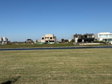 Terreno en Venta en Puentes, al lago.