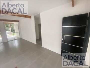 Casa a estrenar 2 dormi en barrio cerrado Garden sobre ruta 36 altura Arturo Segui