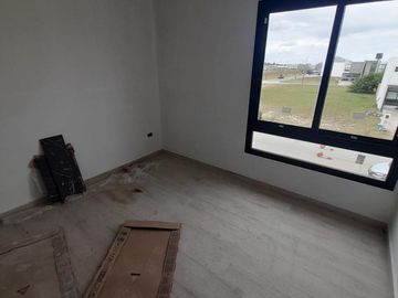 Casa Venta Duplex de 3 Dormitorios 3 Baños con asador con seguridad
