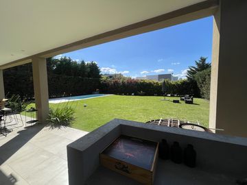 Casa en alquiler en La Lomada De Pilar