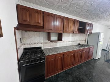 VENTA| Casa 4 Dorm. con PATIO Y ASADOR en General Bustos - THO8080577