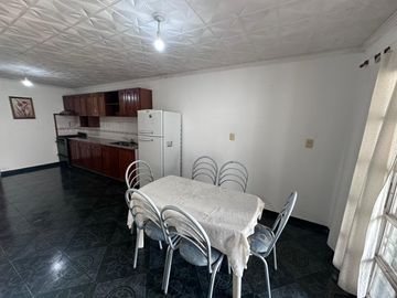 VENTA| Casa 4 Dorm. con PATIO Y ASADOR en General Bustos - THO8080577