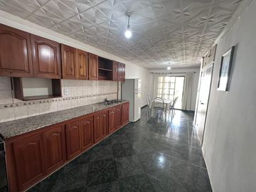 VENTA| Casa 4 Dorm. con PATIO Y ASADOR en General Bustos - THO8080577