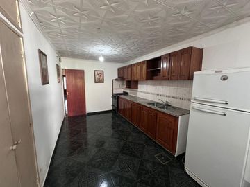 VENTA| Casa 4 Dorm. con PATIO Y ASADOR en General Bustos - THO8080577