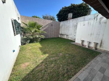 VENTA| Casa 4 Dorm. con PATIO Y ASADOR en General Bustos - THO8080577