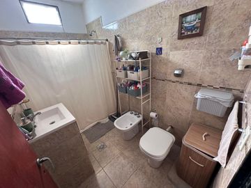 VENTA| Casa 4 Dorm. con PATIO Y ASADOR en General Bustos - THO8080577