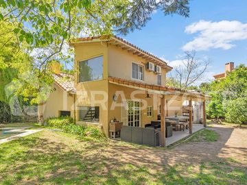 Casa en Los Lagartos  con lote de 800 metros  4 dormitorios 3 baños