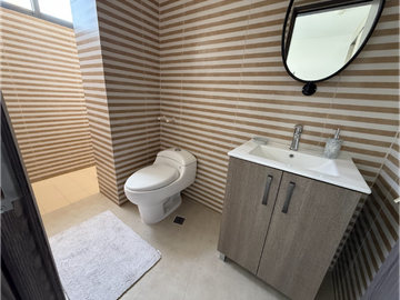145 m² Amoblado| Cuarto+baño de empleada | El Cangrejo