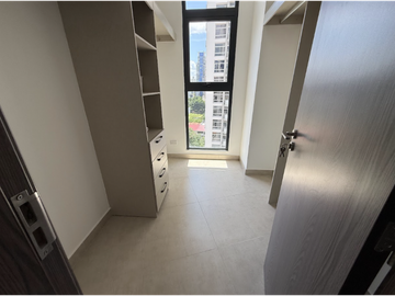 145 m² Amoblado| Cuarto+baño de empleada | El Cangrejo