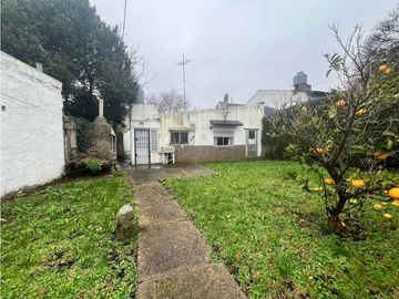 LATORRE PROP. VENDE CASA 3 AMB CON PARQUE