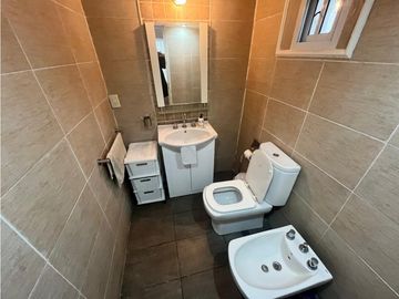 LATORRE PROP. VENDE CASA 3 AMB CON PARQUE