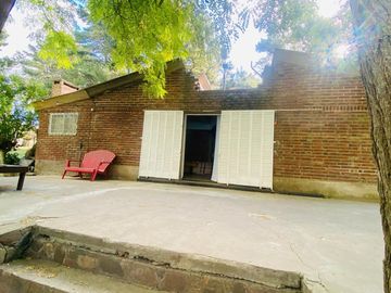 VENTA CASA QUINTA PILETA UNCAS AMPLIO LOTE TANDIL