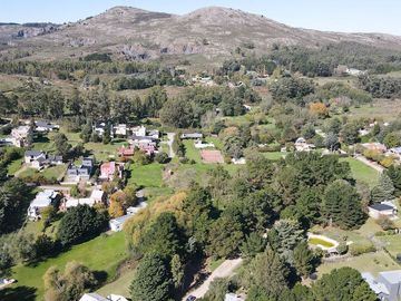 VENTA CASA QUINTA PILETA UNCAS AMPLIO LOTE TANDIL