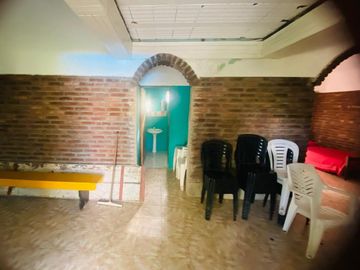 VENTA CASA QUINTA PILETA UNCAS AMPLIO LOTE TANDIL