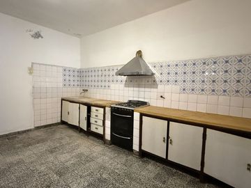 VENTA CASA 600 m2 - 10 AMB- EL CARMEN